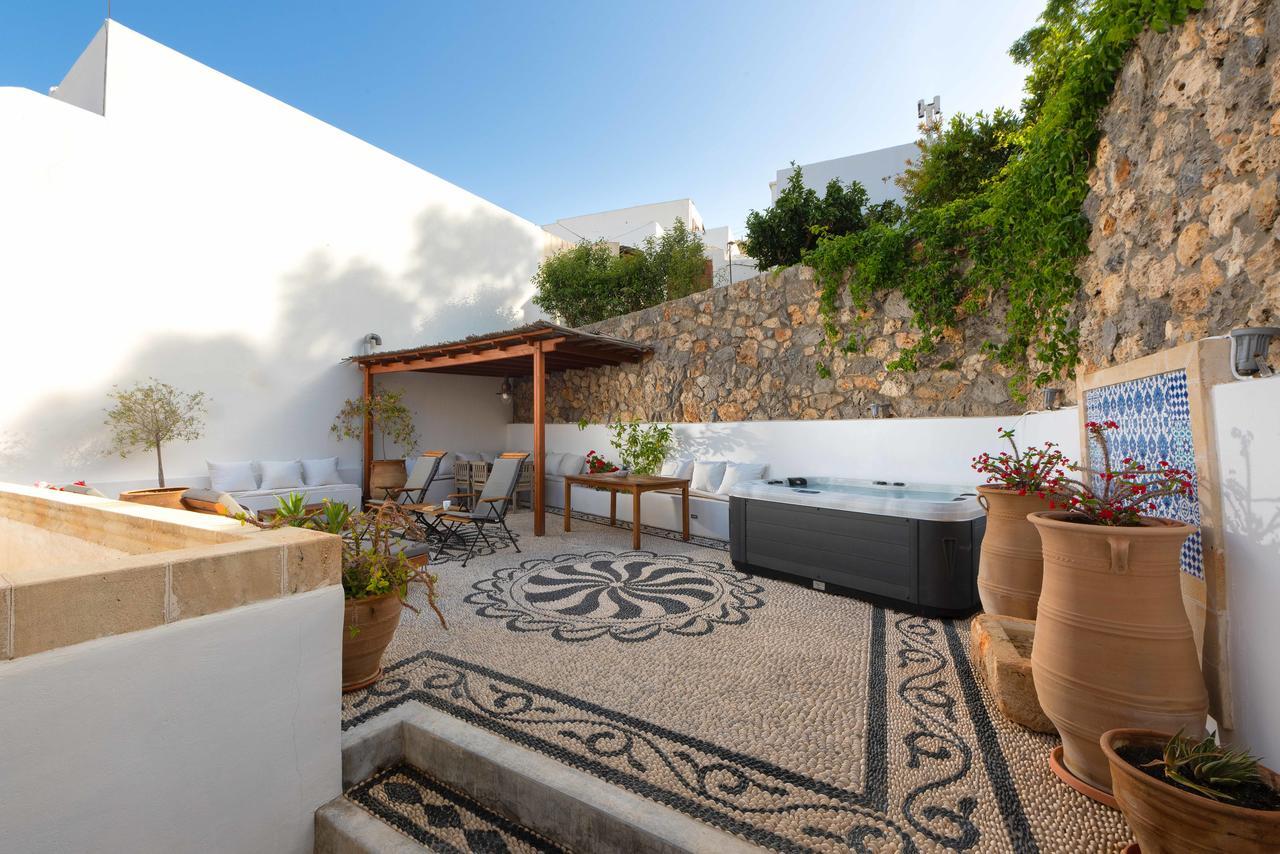 Villa Eleni With Hot Tub And Acropolis View リンドス エクステリア 写真